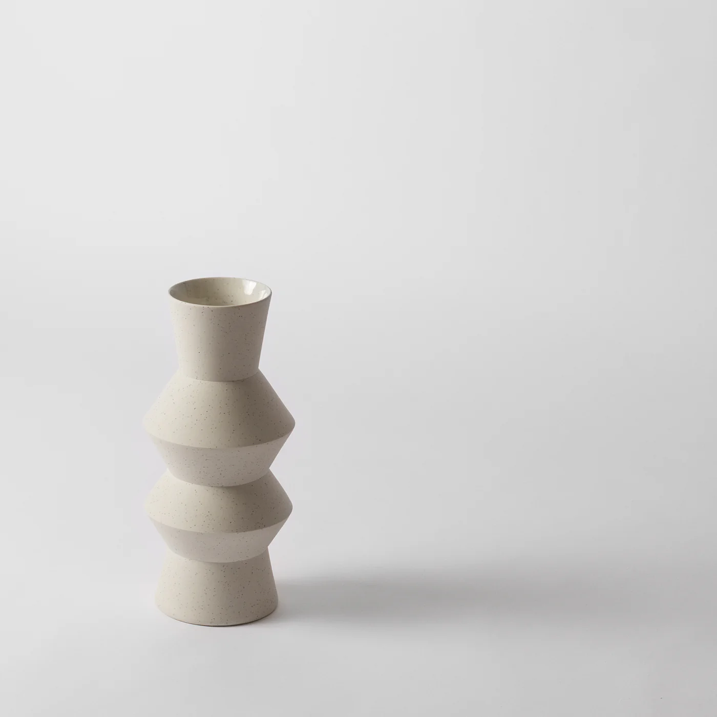 Flekk Angular Vase, M - Image 4