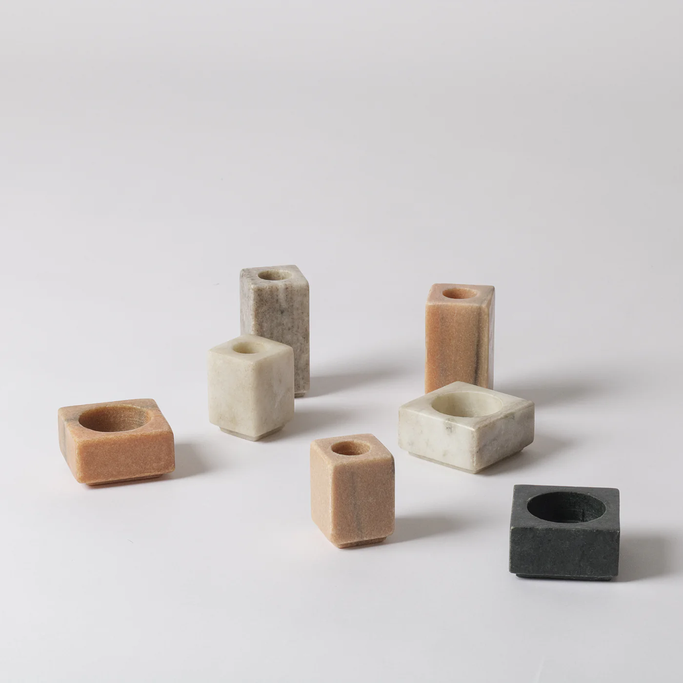 Meja Pink Marble Candle Stand - Image 3