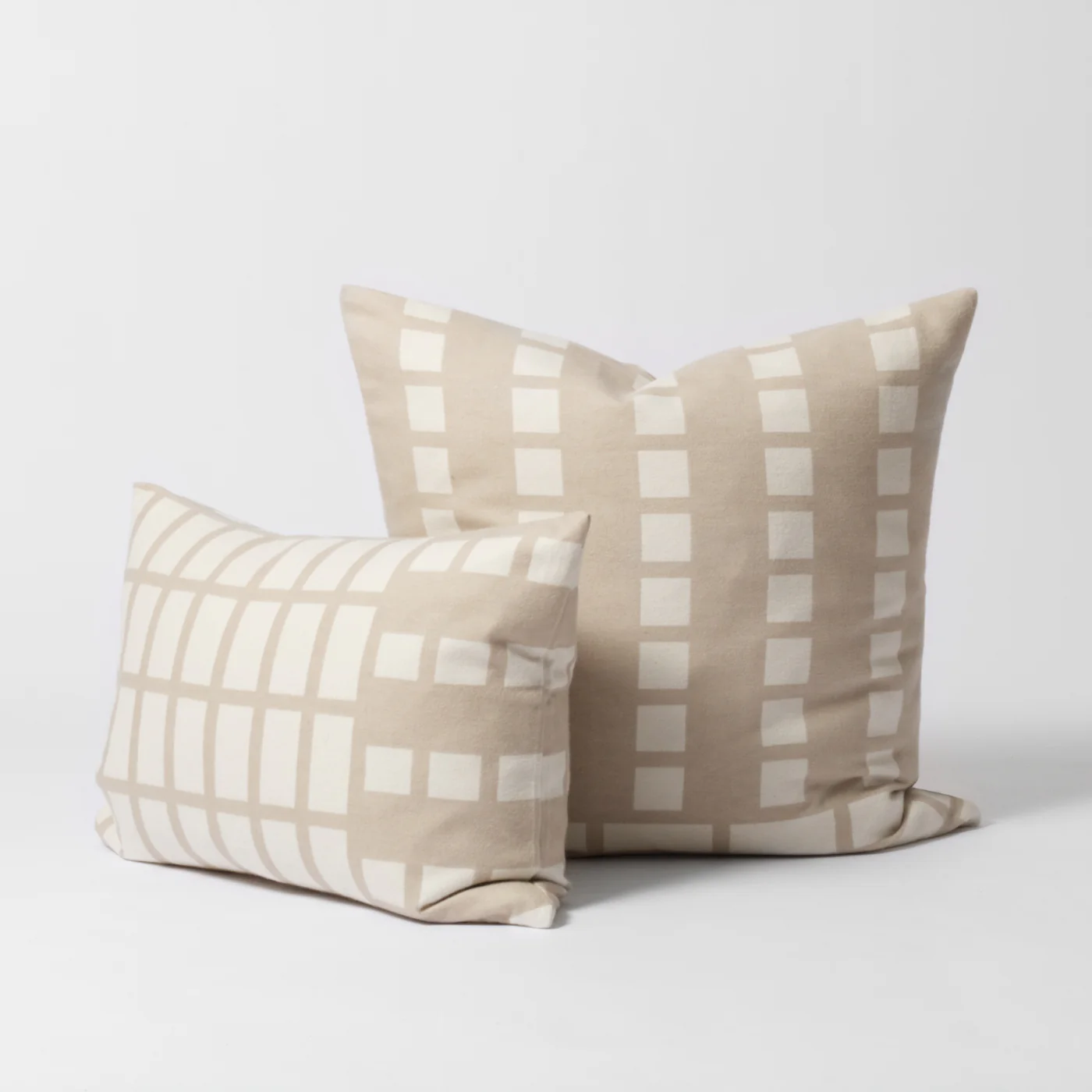 Sjakk Beige Rectangle Cushion - Image 4